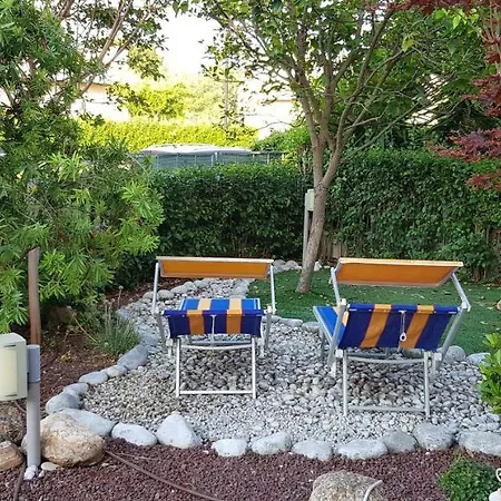 Villetta Con Giardino A 2 Passi Dal Mare Vakantiehuis Senigallia
