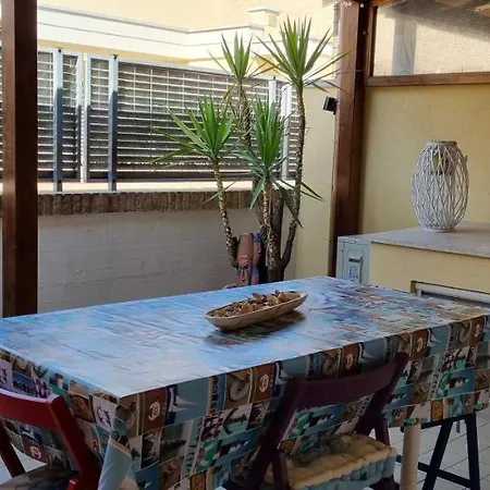 בית נופש Villetta Con Giardino A 2 Passi Dal Mare *